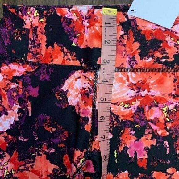 Fabletics (0/2) Full Length Leggings - Picture 6 of 7